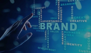 بازاریابی برند چیست؟ تعریف و استراتژی و 11 مورد از اهداف بازاریابی برند